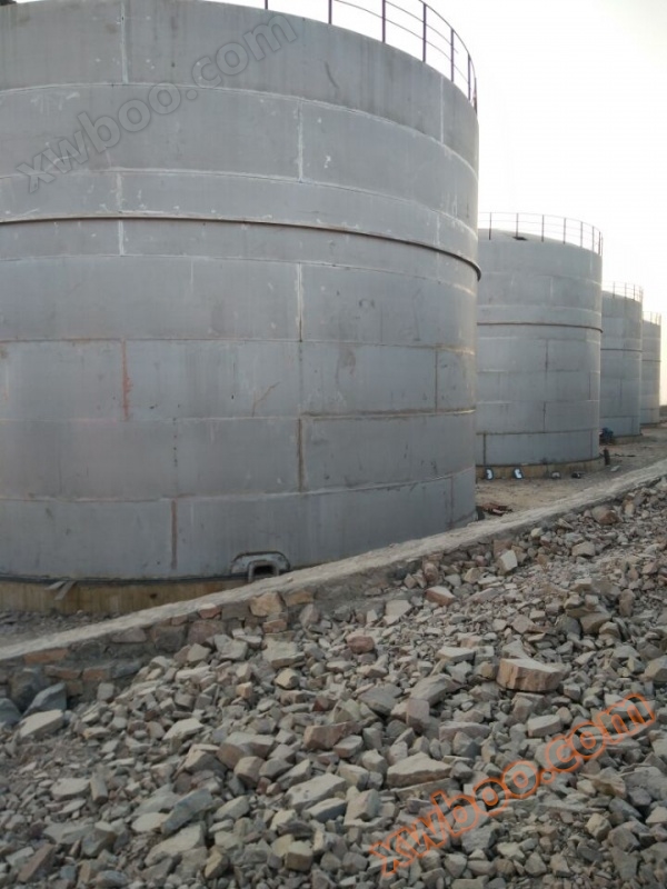 Fabrication professionnelle installation de grands réservoirs d'huile en acier inoxydable